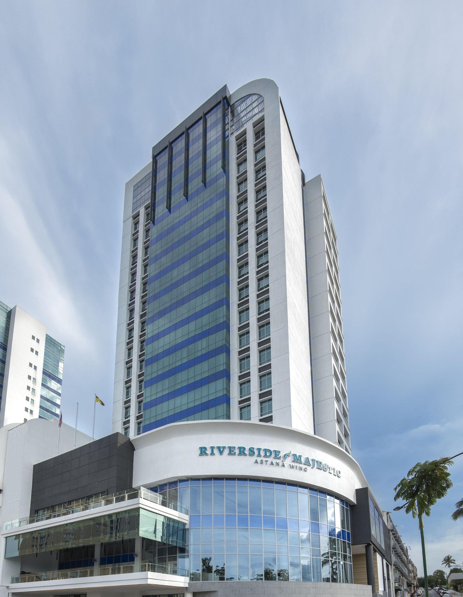 Astana Wing - Riverside Majestic Hotel Kuching Esterno foto