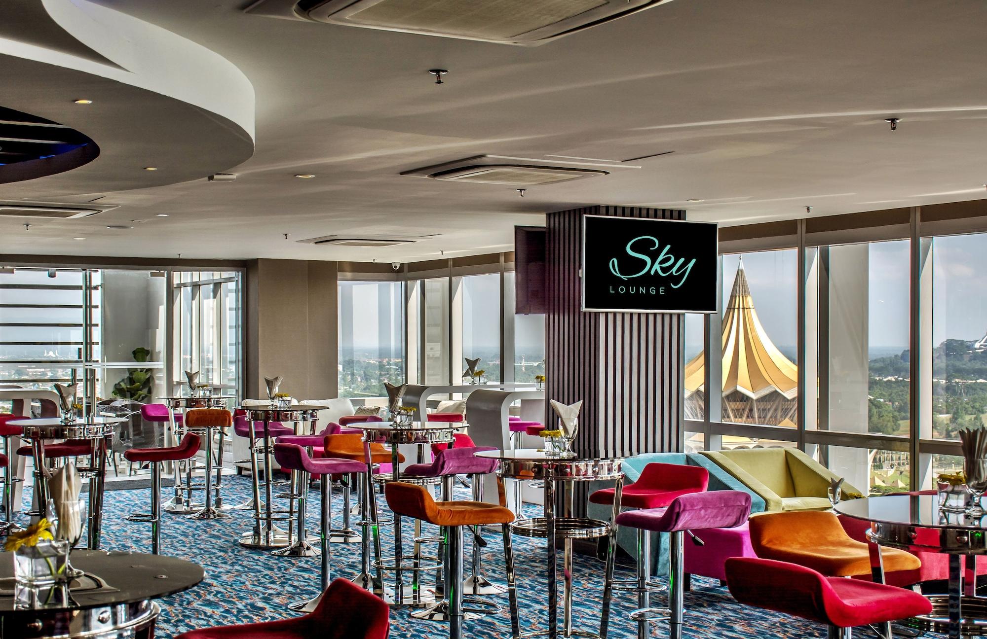 Astana Wing - Riverside Majestic Hotel Kuching Esterno foto