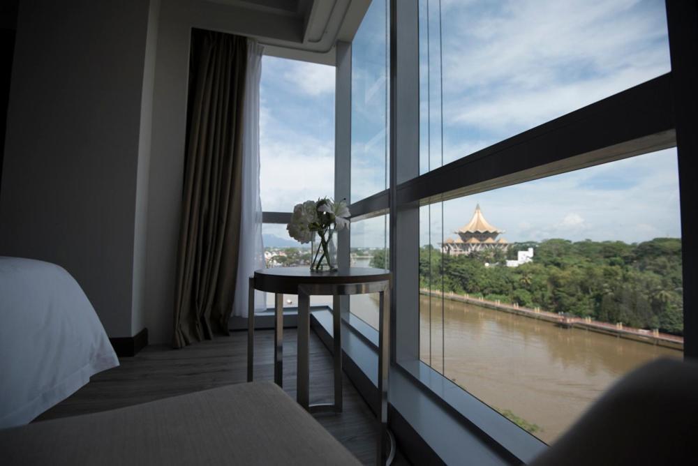 Astana Wing - Riverside Majestic Hotel Kuching Esterno foto