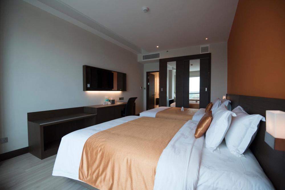 Astana Wing - Riverside Majestic Hotel Kuching Esterno foto