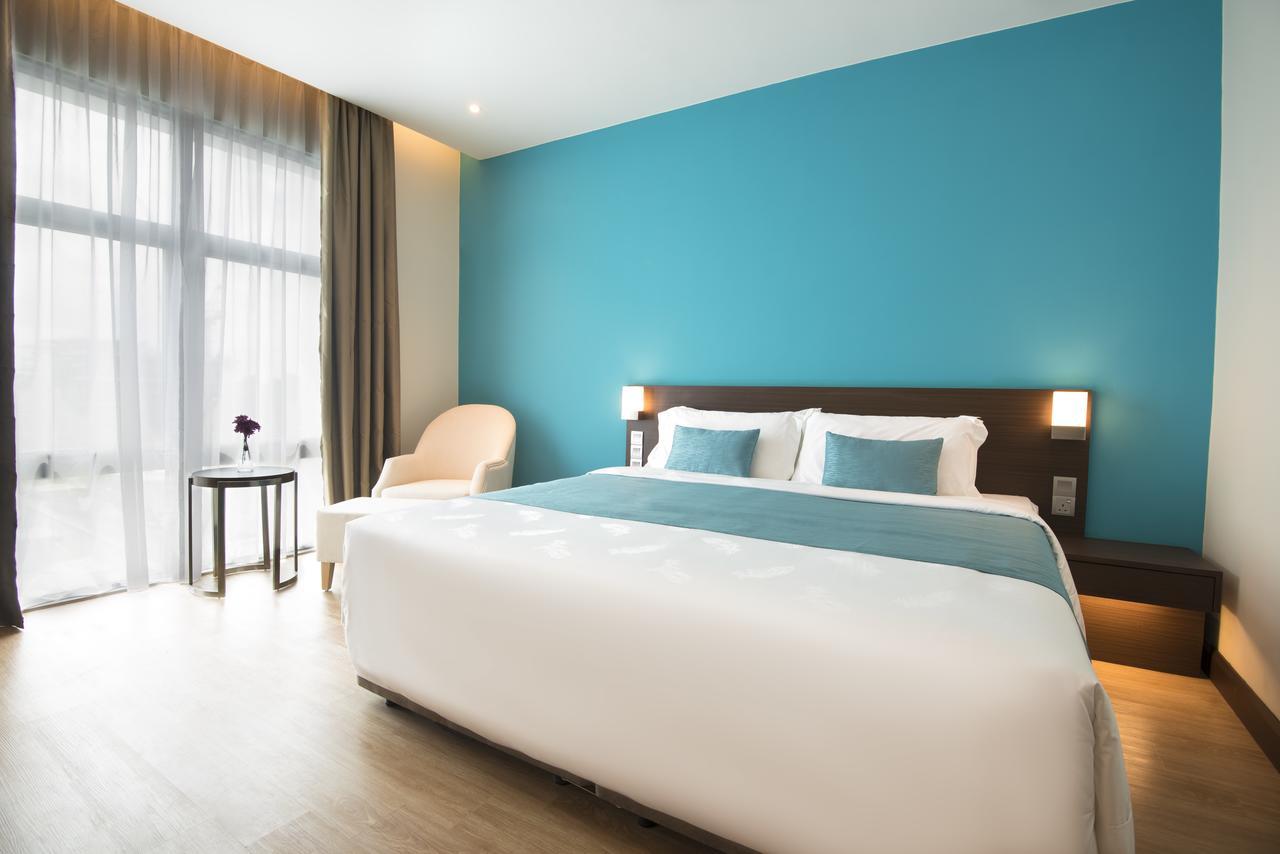 Astana Wing - Riverside Majestic Hotel Kuching Esterno foto