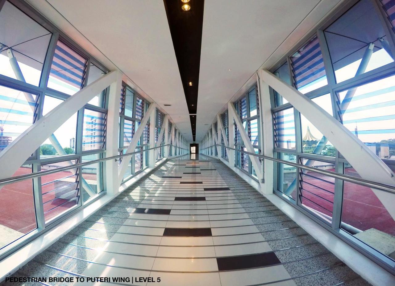 Astana Wing - Riverside Majestic Hotel Kuching Esterno foto